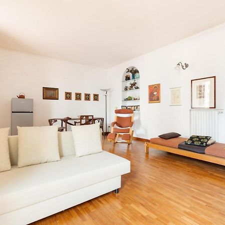 Cozy Apt With Balcony - Porta Romana District Milánó Kültér fotó