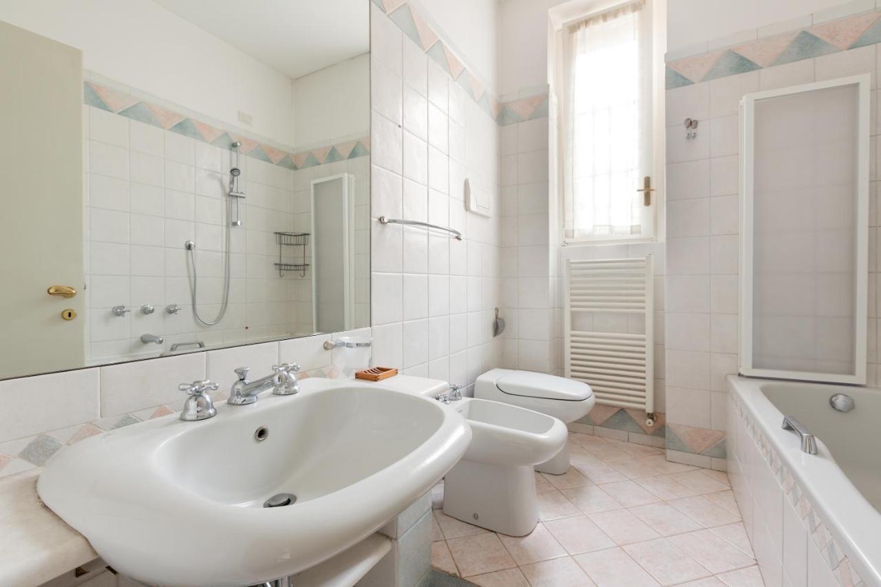 Cozy Apt With Balcony - Porta Romana District Milánó Kültér fotó