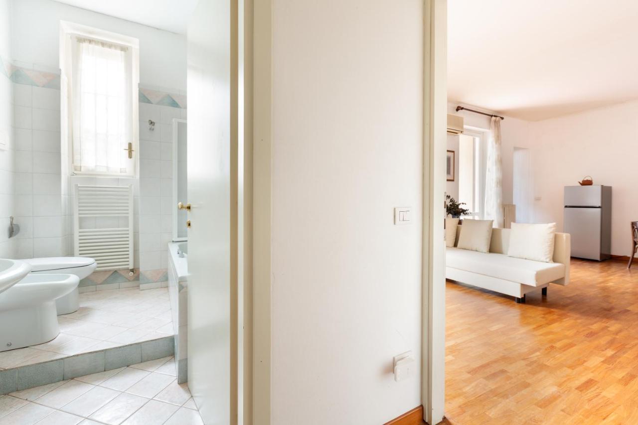 Cozy Apt With Balcony - Porta Romana District Milánó Kültér fotó